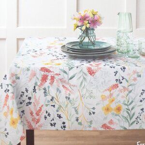Indoor Outdoor Fabric Tablecloth 60x84 in Floral Feral Flower Easy Care